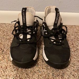 Women’s basketball shoes